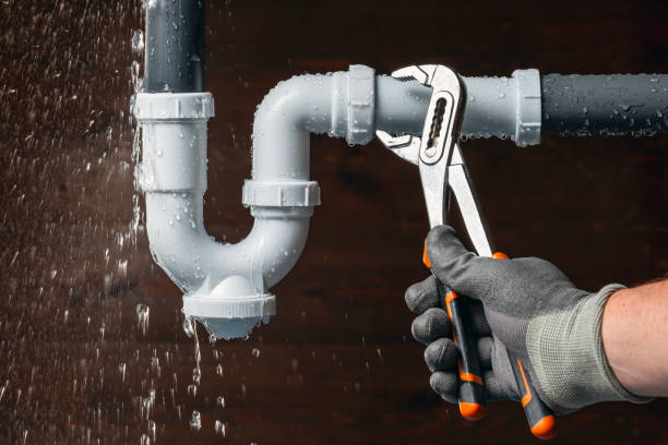 Professional Gas Line Repair technician working in Crown City, OH